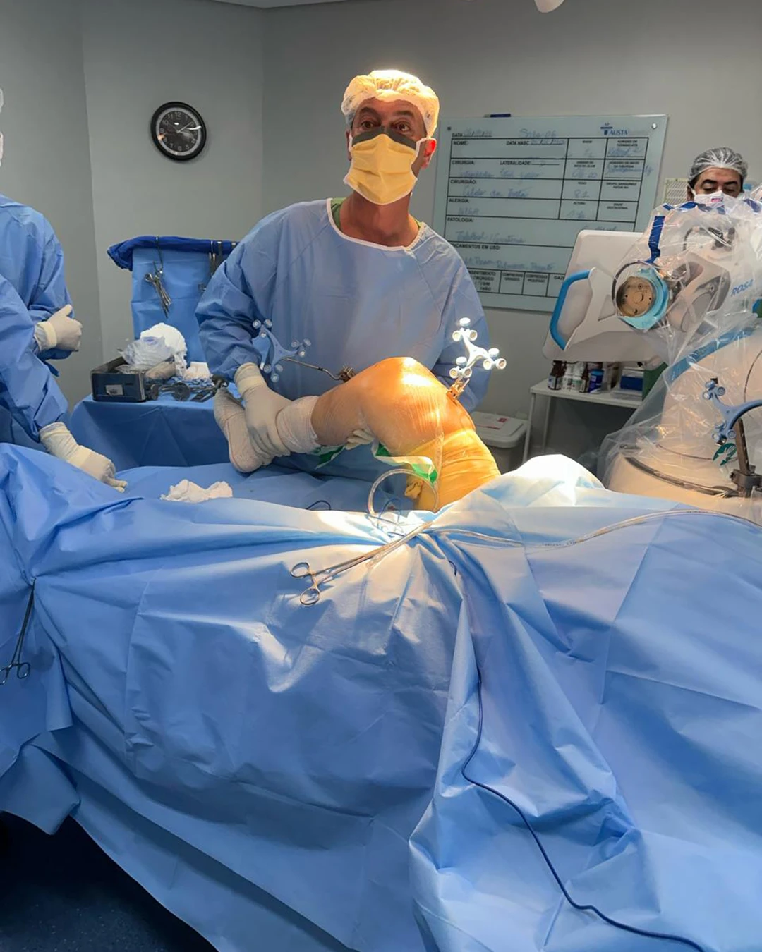 Austa Hospital compartilha sua excelência em cirurgia robótica em evento que reúne os maiores especialistas do país